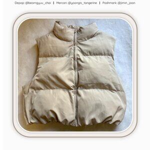 Beige cropped puffer vest 💕